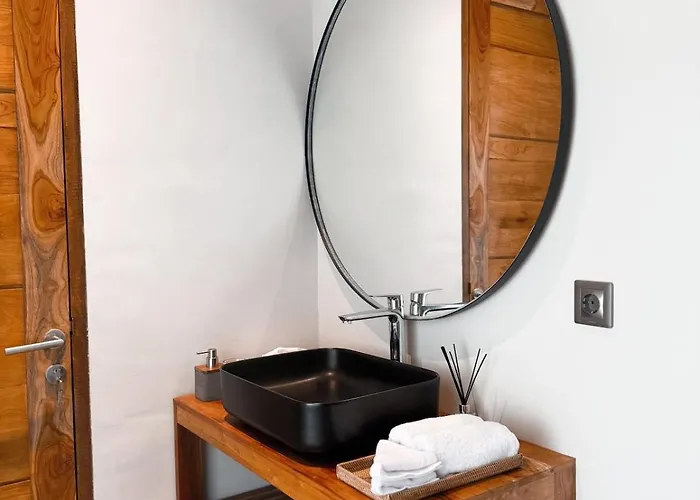 Cozy 1 Bedroom In Seseh アパート *